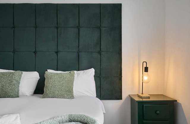 Host & Stay | Bristol Property