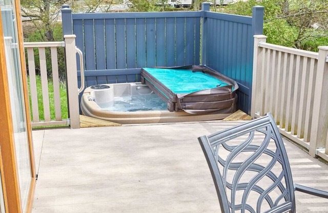 Host & Stay | Butterfly Lodge