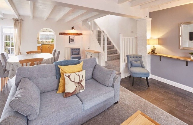 Host & Stay | Dove Grey, 25 West End