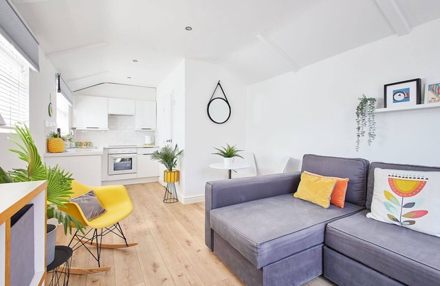 Host & Stay | Sunnyside Studio