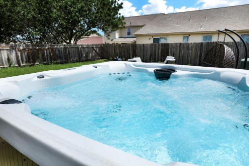 Hot Tub Near Missions Park Dt Yard Bbq Games