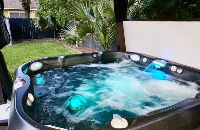 Hot Tub | Private Parking | Fiber Internet | Pets