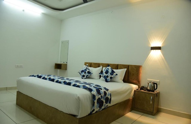 Hotel Ananta Inn