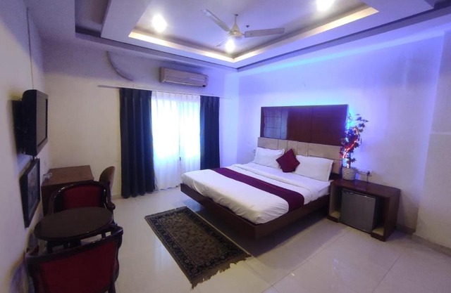 Hotel Vishu Pride - Lakidikapul