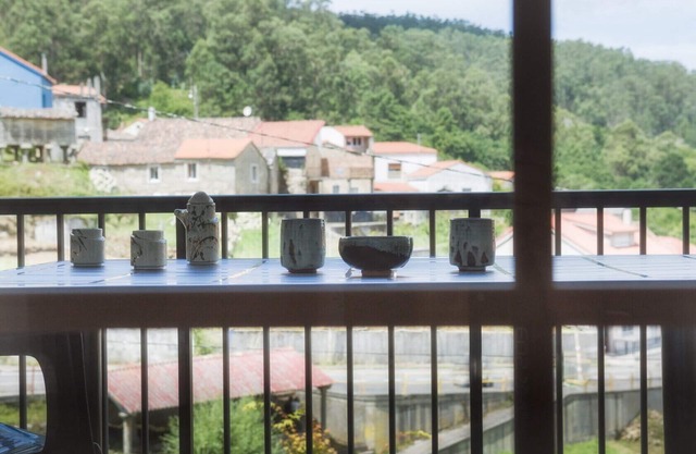 House 800 m from the historic center of the Ria Muros with garage