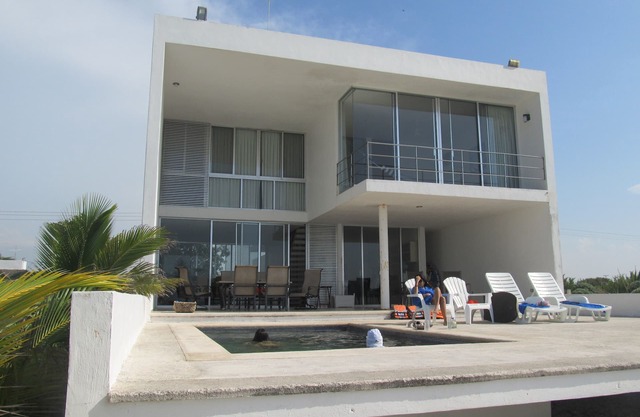 House Beach Front Superb Ocean View Hi Speed WiFi Unlimitd Fresh Water Free call