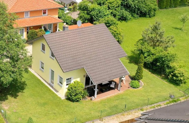 House by the lake, vacation by the lake vacation home