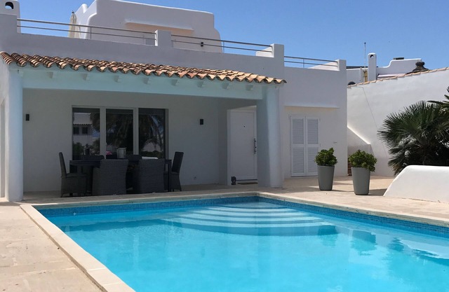 House by the sea, private pool, sea view, roof terrace, air conditioning, WLAN, sep. Studio