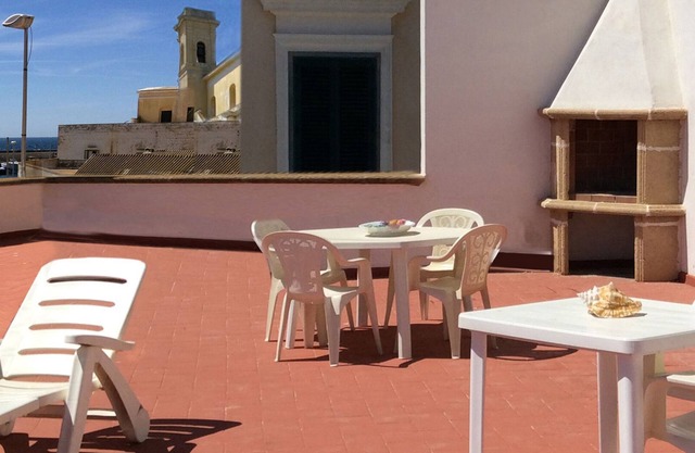 House in Gallipoli center, with beautiful terrace overlooking the sea