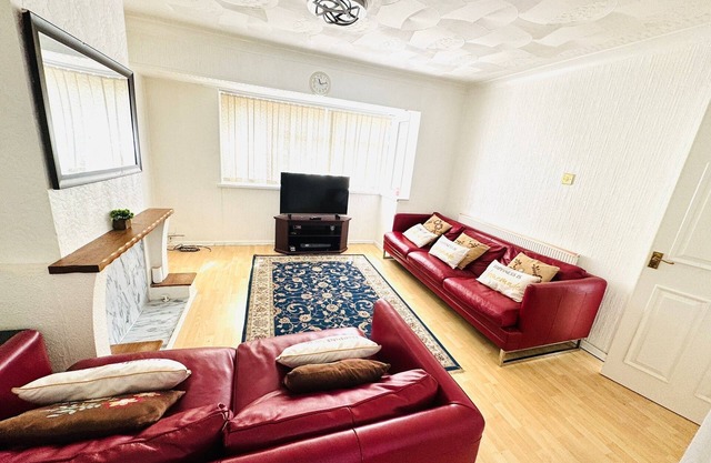 House in Llanrumney - 10mins from Cardiff City Centre