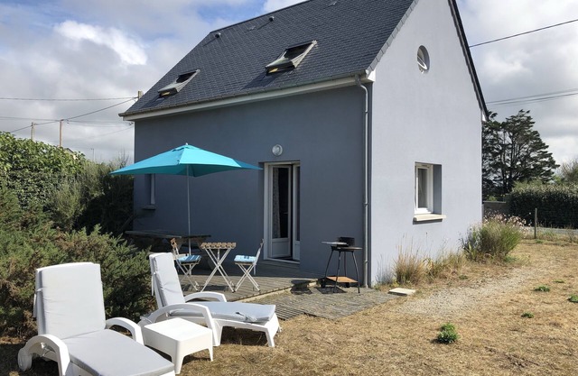 House on the beach, Normandie, Côte des Isles