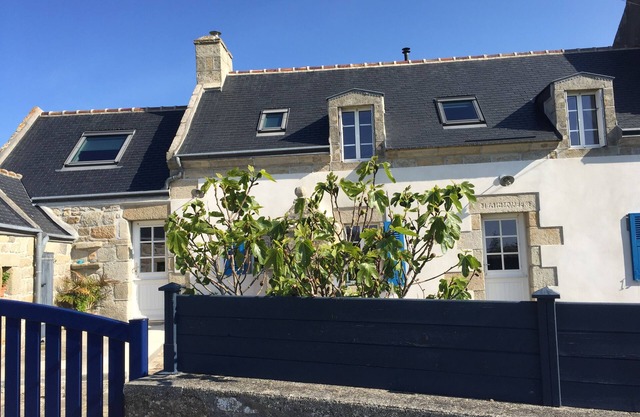 House on the edge of a wild beach, between Pointe du raz and Audierne