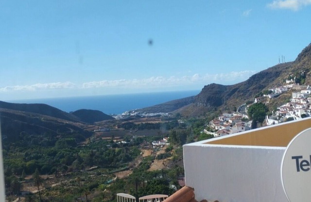 House with beautiful views ideal to enjoy with the family.