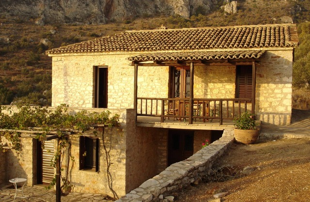 House with character, very quiet, tastefully decorated