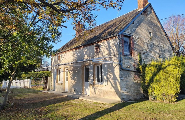 House with enclosed garden in Villabon