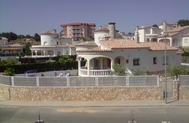 HOUSE WITH POOL FOR 6 P. WIFI 300 MT. THE BEACH