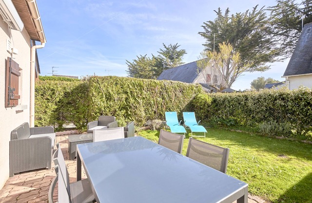 House with garden, 8 minutes Beach LA BAULE, residence with swimming pool