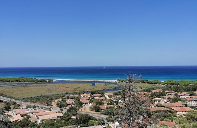 House with large veranda, sea view, ideal for families and groups of friends