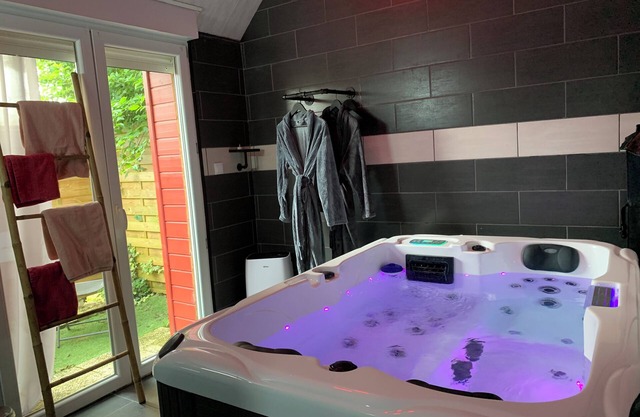 House with spa for a relaxing vacation for 2