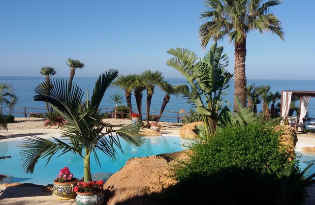 House with swimming pool, spectacular sea views