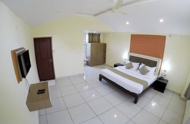 Hoysala Resort DELUXE COTTAGE 6