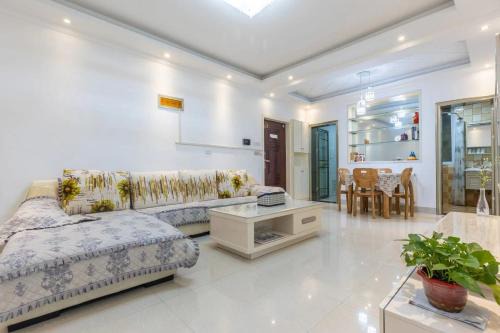 Huainan Aisen Elegant 2 Bedroom Residence Private Kitchen Elevator Secure Parking