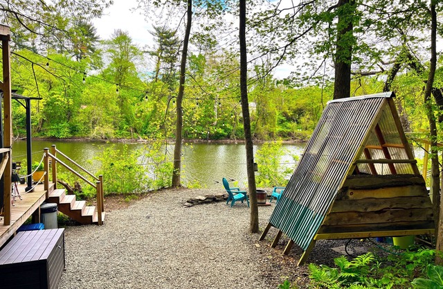 Hudson Valley’s Waterfront Camping Getaway with electric, water and KAYAKS!