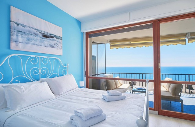 I Gabbiani sul Mare - Two Bedroom Apartment, Sleeps 4
