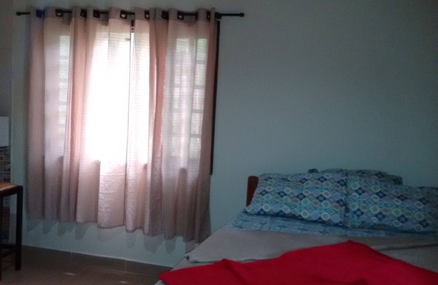 I rent a temporary chalet, with a bedroom, kitchen, bathroom and a leisure area.