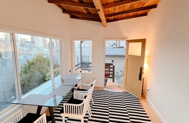 Iconic 2BR, Bay Views, Walk to SF Landmarks- Detached Cottage, at the Park