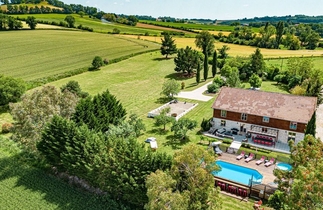 Ideal for large families & groups, private, countryside & lots of activities
