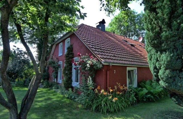 Idyllic fisherman's house, modern and friendly, close to the beach