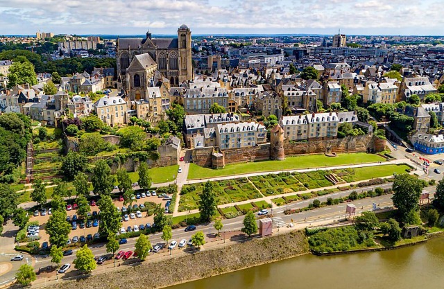 If you dream of a vacation in historic walls, you should take a closer look at this vacation home.