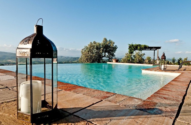 Il Girasole is a cosy 2 bedroom holiday villa in Tuscany with private pool and panoramic view of.