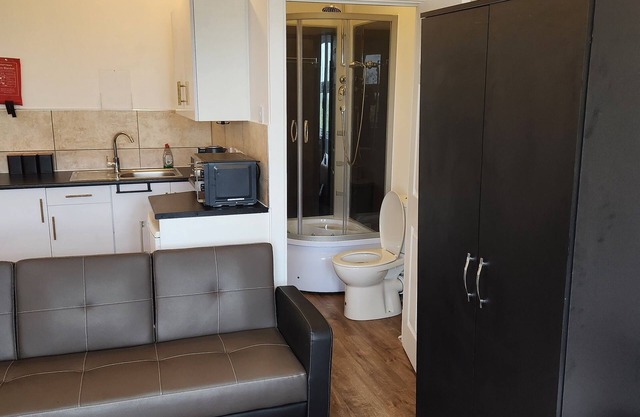 Immaculate 1-bedroom in Greenhithe