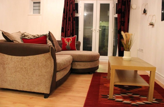 Impeccable spacious 1-Bed Apart in London Dagenham