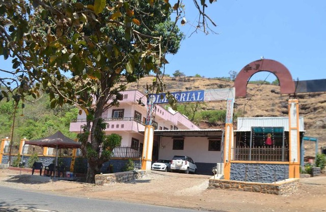 Imperial Lodging & Resort