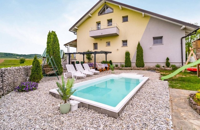 In quiet and beautiful nature welcomes you this beautiful and spacious vacation home in Brinje.