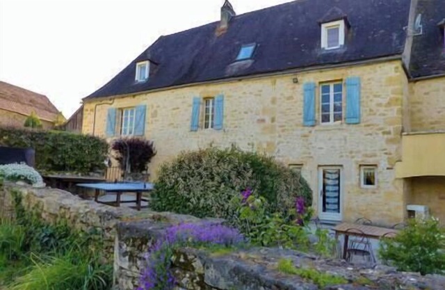 In the heart of the Périgord Noir, our studio gite is ideal for a couple.
