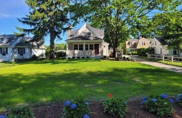 In the Heart of Osterville Village Newly renovated Pets considered RPMS087
