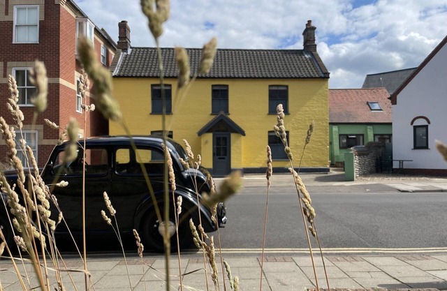 In the heart of Sheringham, a short walk to the Blue Flag beach and promenade. n