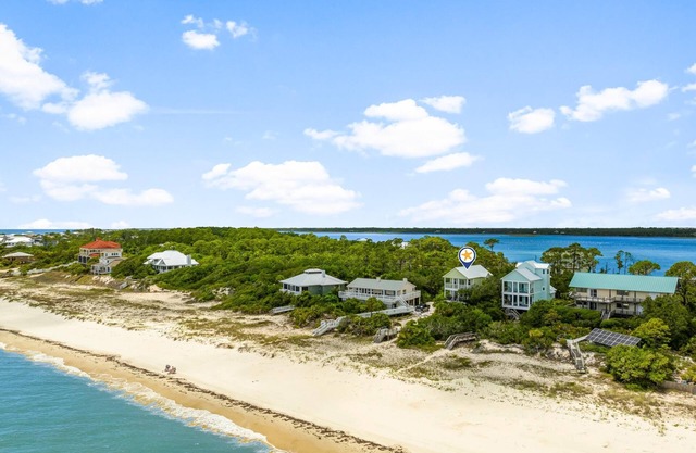Indian Pass Beach House - Seacret Shores - Beachfront, Pet Friendly, Family Fav