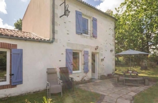 Inn La Haie-Fouassière, 2 bedrooms, 5 people