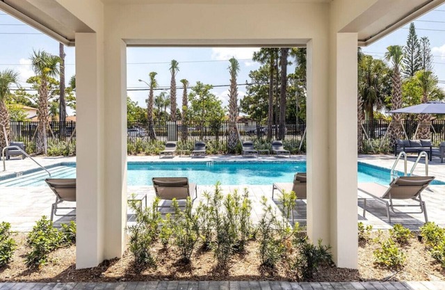 'Iris' at Aviara Green - Modern Apartment & Pool