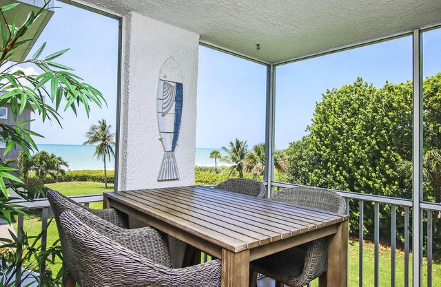 Island Beach Club 320C is a stunning 2brm 2 bathrm, Sanibel Beach View condo!