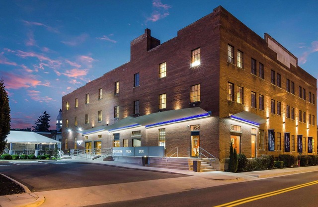 Jackson Park Inn, an Ascend Collection Hotel