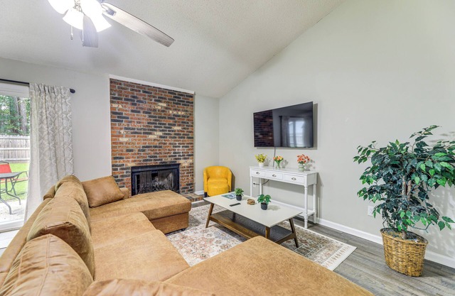 Jacksonville Home By Camp Lejeune, Beaches & More!