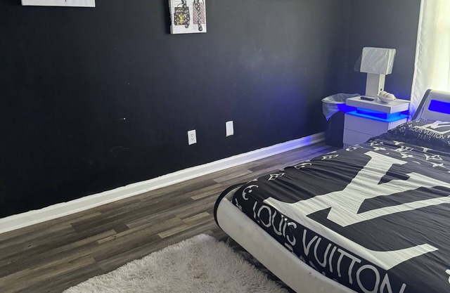 jacuzzi, DancePole, PoolTable, levels