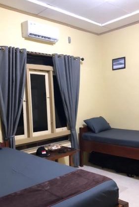 Jenny's Bamboo Surf Camp