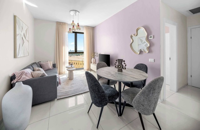 Jerusalem Gem: Modern Flat, Balcony & City Center